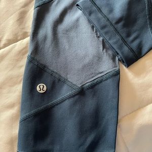 Lululemon Capri length dark blue size 6